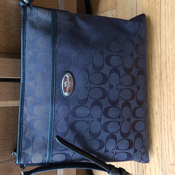 Coach Signature Logo File Crossbody - Picture 2 of 12